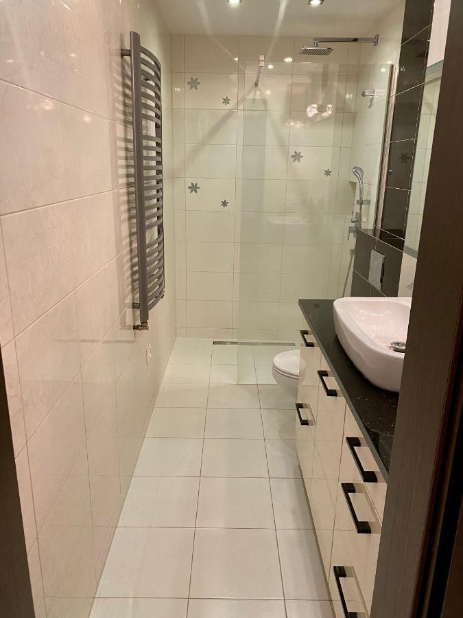 Apartament Centrum 64M2 Klimatyzacja Kedzierzyn-Kozle Luaran gambar